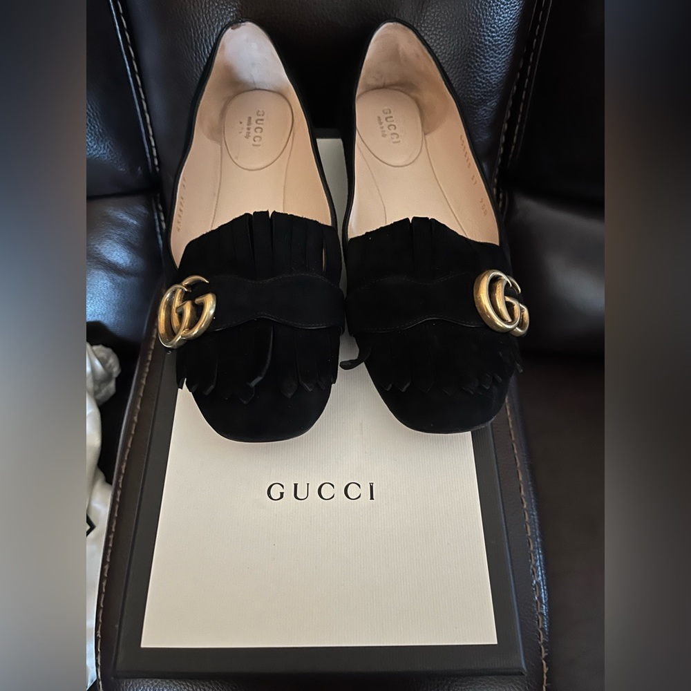 Gucci Women's Black Flats with Gold Detail